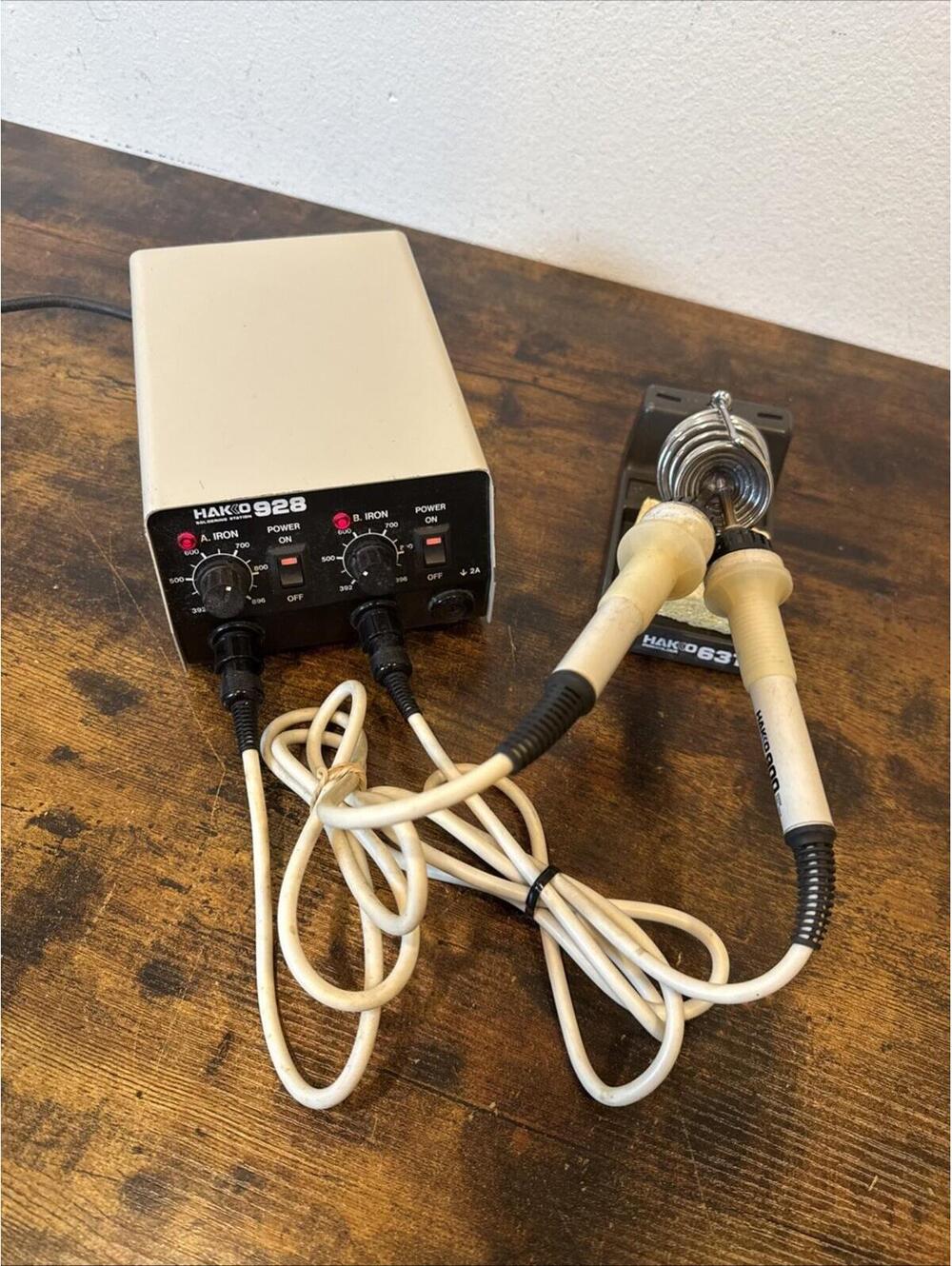 Hakko 928 / 928LME‑ESD Soldering Station — Excellent+++ — Dual Irons + Stand —